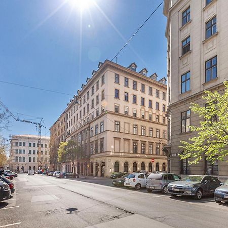 Freedom Apartment Near Parlament With Ac Boedapest Buitenkant foto